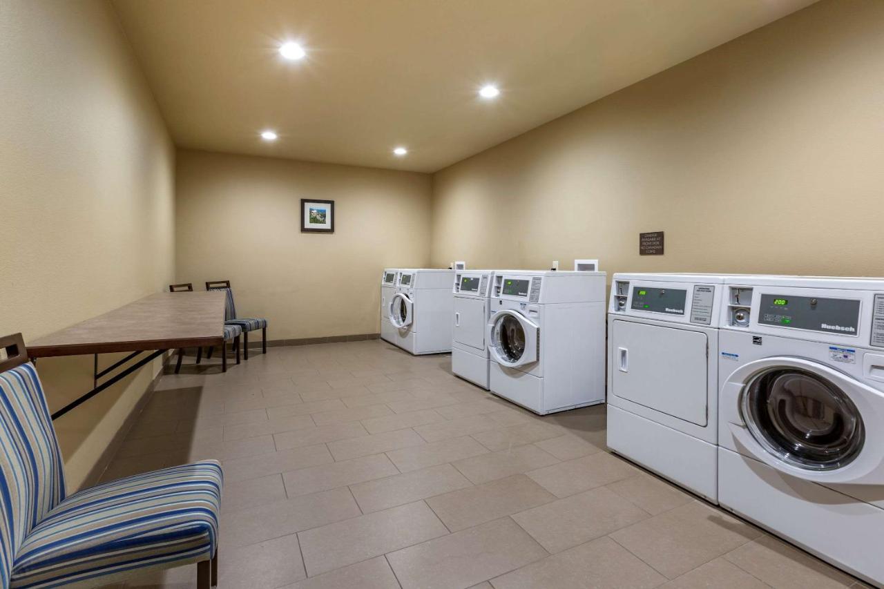Comfort Inn & Suites Near Mt Rushmore Hill City Esterno foto