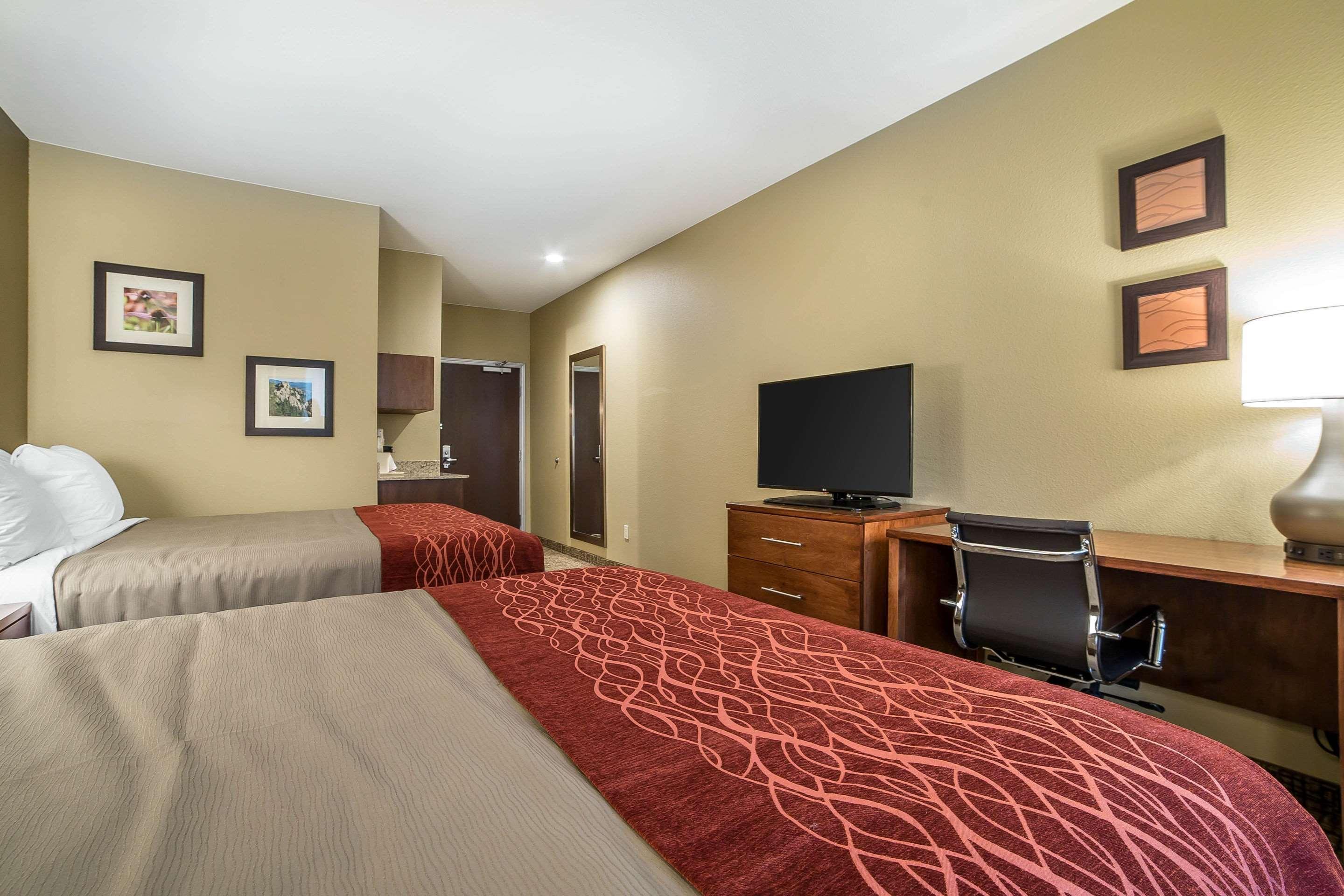 Comfort Inn & Suites Near Mt Rushmore Hill City Esterno foto