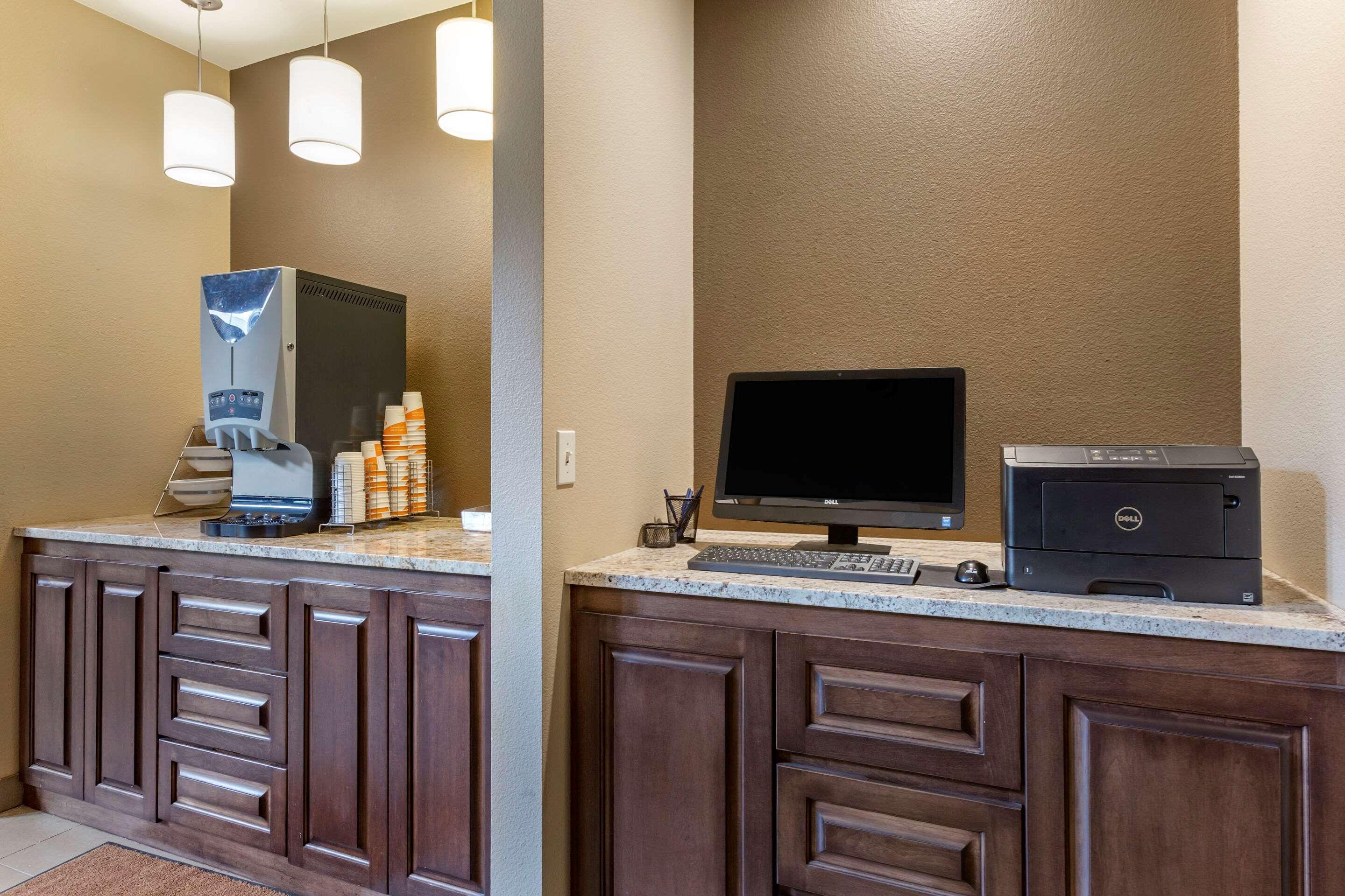 Comfort Inn & Suites Near Mt Rushmore Hill City Esterno foto