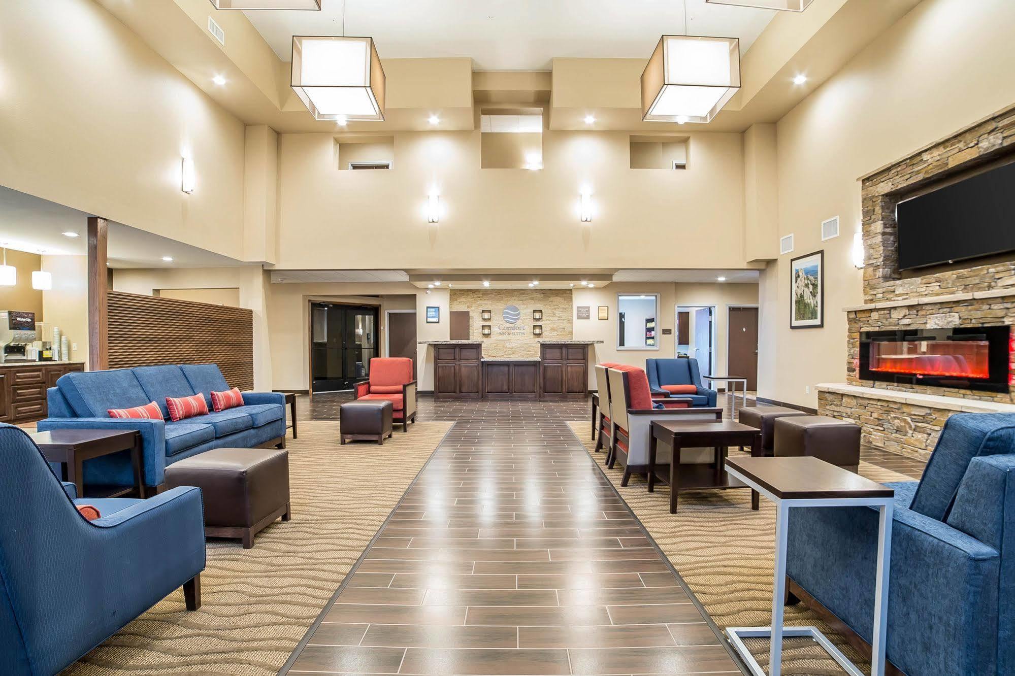 Comfort Inn & Suites Near Mt Rushmore Hill City Esterno foto